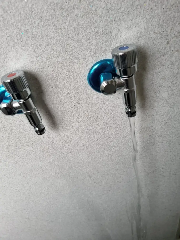 베란다 수도꼭지 4